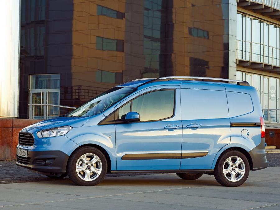 Ford Transit Courier 2014 года  (фото 10 из 17)